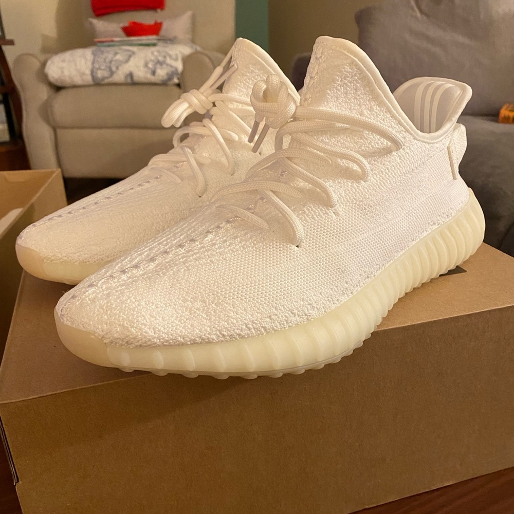 Yeezy 350 V2 White Cream size 11. NWT authentic. Dead stock
